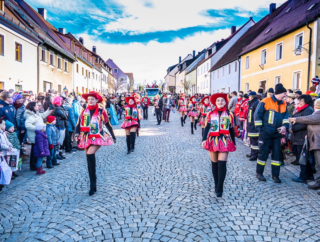 Foto: Martin Zehrer - Fasching in Waldeck 2017... viele Narren, lustiges Volk und Hammer-Wetter :-) 