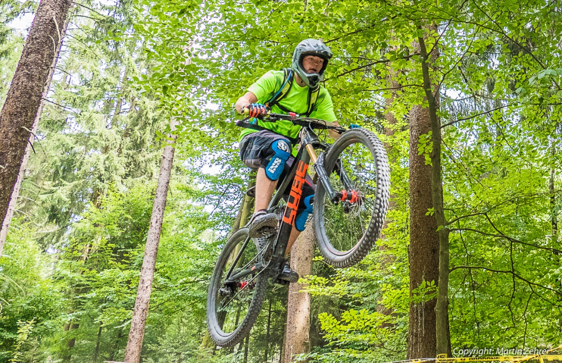 Foto: Martin Zehrer - Wheely auf dieser Strecke - WOOOOOW!<br />
<br />
Downhill am Ochsenkopf - Lauf zur Enduro-One-Serie 