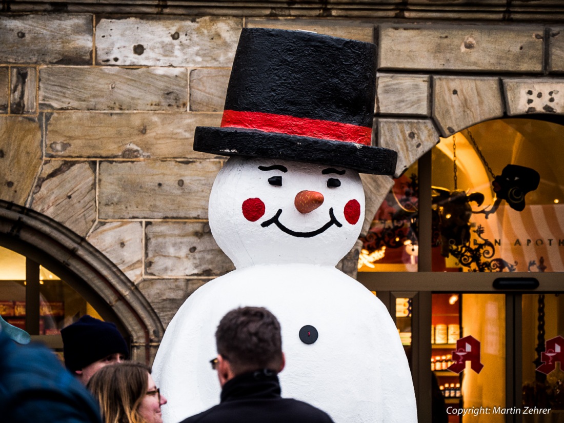 Foto: Martin Zehrer - Schneemann am Christkindlesmarkt in Bayreuth 