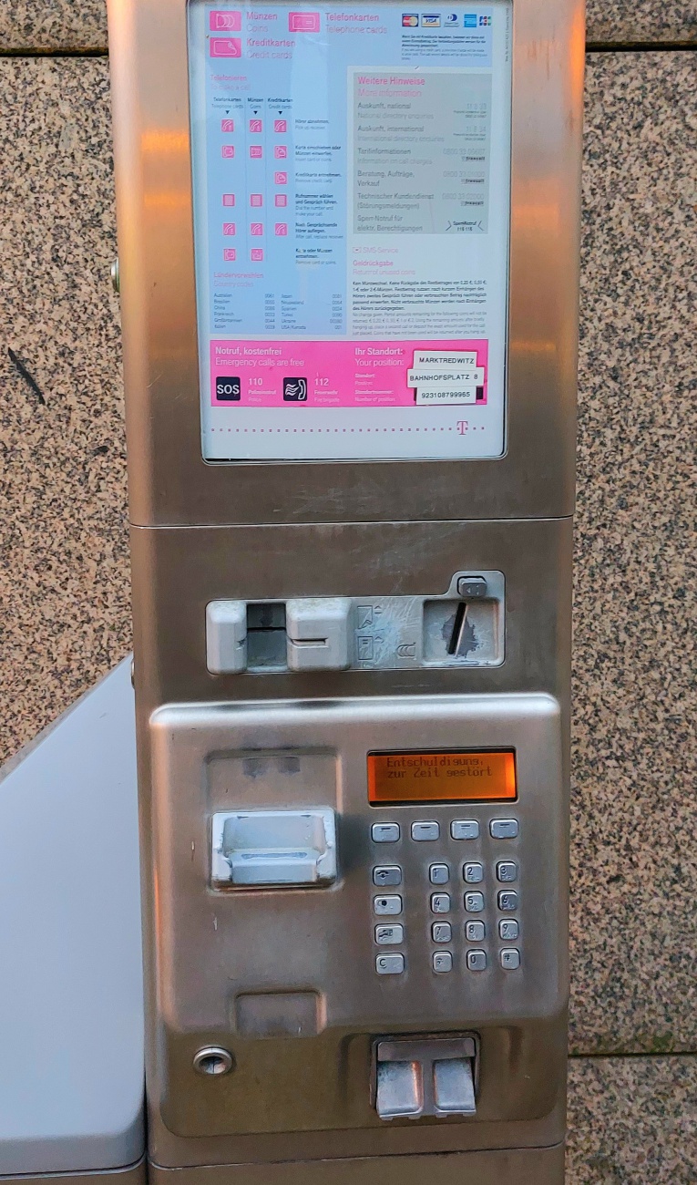 Foto: Martin Zehrer - Öffentliches Telefon ohne Hörer in Marktredwitz... 