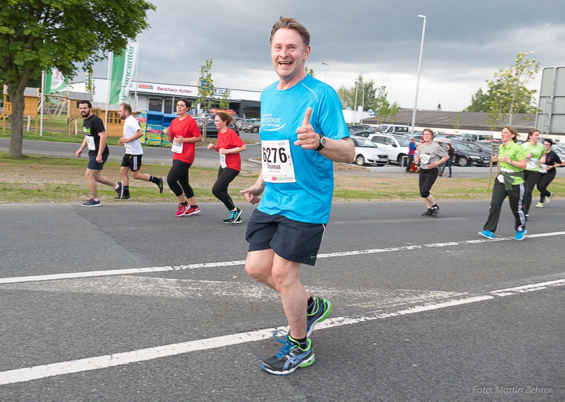 Foto: Martin Zehrer - Nofi-Lauf 2017: Start am Stadtplatz und Ziel beim Siemens... 5,9 Kilometer durch Kemnath und rund herum. Mehr als 8000 Teilnehmer fanden sich in Kemnath zusammen um die S 