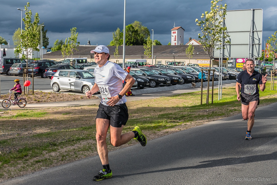 Foto: Martin Zehrer - Nofi-Lauf 2017: Start am Stadtplatz und Ziel beim Siemens... 5,9 Kilometer durch Kemnath und rund herum. Mehr als 8000 Teilnehmer fanden sich in Kemnath zusammen um die S 