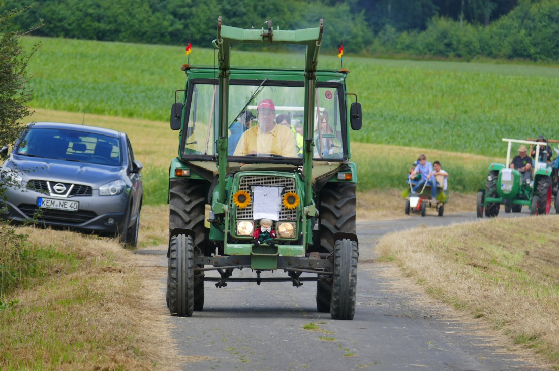 Foto: Martin Zehrer - Traktortreffen 2016 in Oberwappenöst<br />
Trotz Regen am Vormittag kamen an diesem Sonntag ca. 120 Oldtimer-Bulldogs und unzählige Besucher. Zum Mittag hin klarte das Wetter  