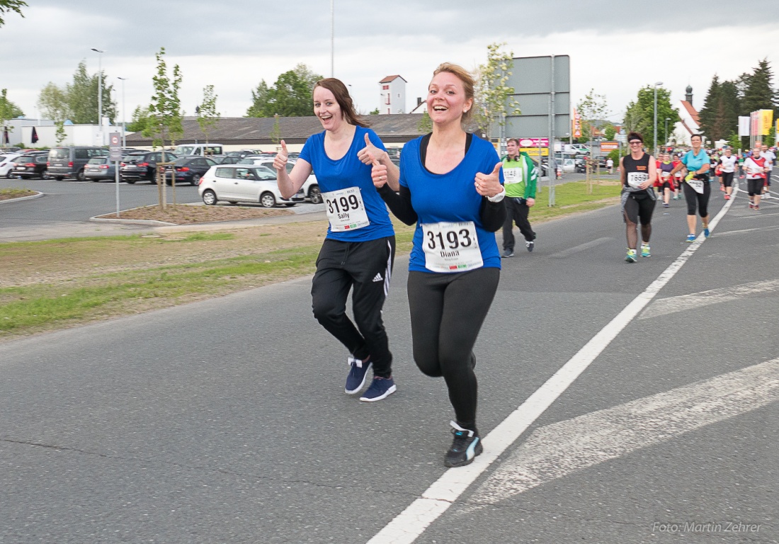 Foto: Martin Zehrer - Nofi-Lauf 2017: Start am Stadtplatz und Ziel beim Siemens... 5,9 Kilometer durch Kemnath und rund herum. Mehr als 8000 Teilnehmer fanden sich in Kemnath zusammen um die S 