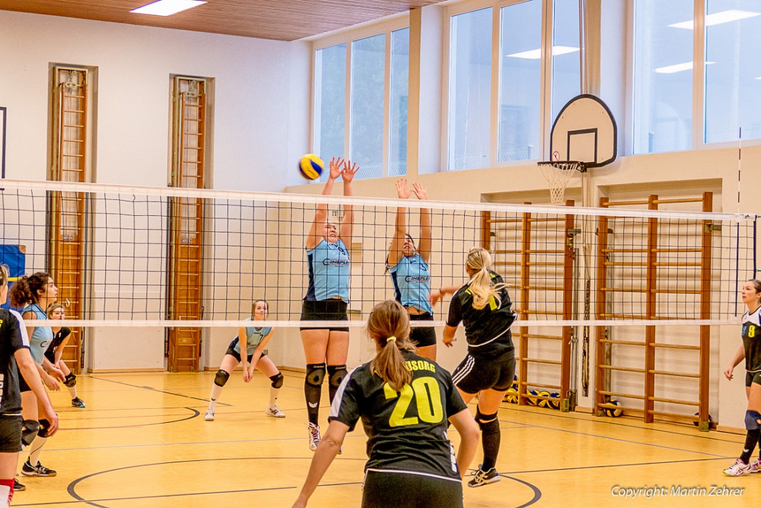 Foto: Martin Zehrer - Schmettern und blocken beim Volleyball... <br />
<br />
Spiel: TUS NEUSORG gegen BTS BAYREUTH 3 