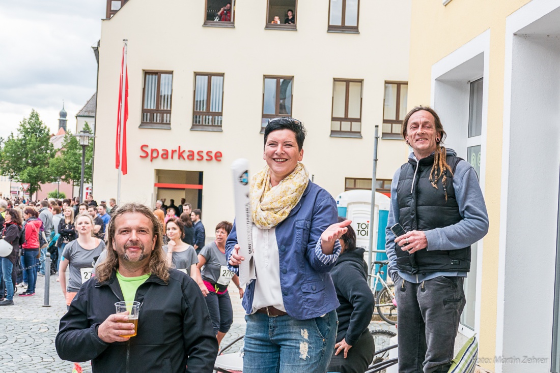 Foto: Martin Zehrer - Nofi-Lauf 2017: Start am Stadtplatz und Ziel beim Siemens... 5,9 Kilometer durch Kemnath und rund herum. Mehr als 8000 Teilnehmer fanden sich in Kemnath zusammen um die S 