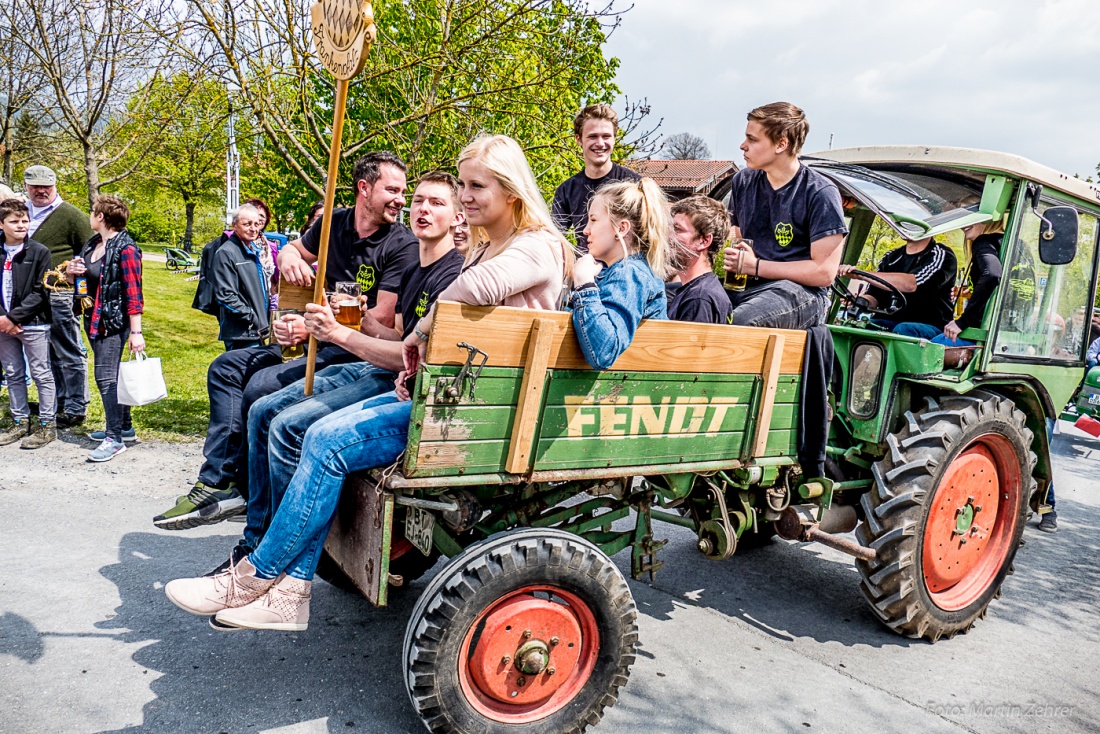 Foto: Martin Zehrer - Bulldogtreffen Kirchenpingarten am 7. Mai 2017: auf gehts zur Rundfahrt mit ca. 300 Traktoren...  