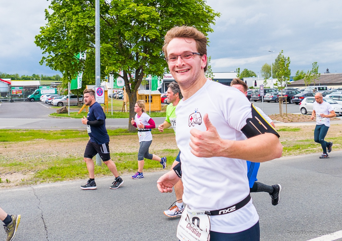 Foto: Martin Zehrer - Nofi-Lauf 2017: Start am Stadtplatz und Ziel beim Siemens... 5,9 Kilometer durch Kemnath und rund herum. Mehr als 8000 Teilnehmer fanden sich in Kemnath zusammen um die S 