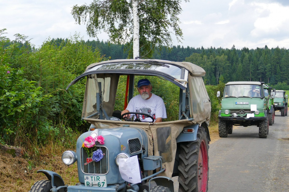 Foto: Martin Zehrer - Traktortreffen 2016 in Oberwappenöst<br />
Trotz Regen am Vormittag kamen an diesem Sonntag ca. 120 Oldtimer-Bulldogs und unzählige Besucher. Zum Mittag hin klarte das Wetter  