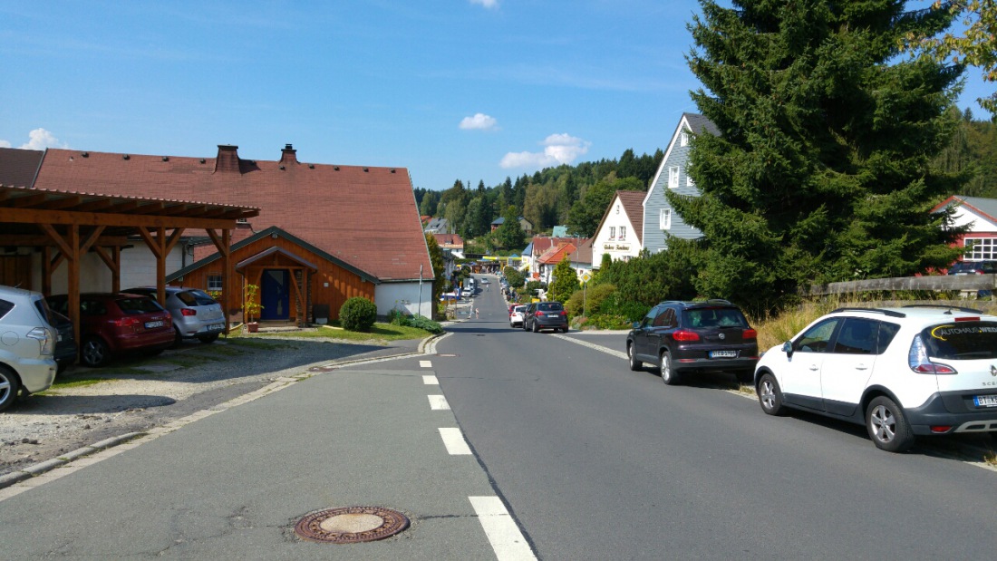 Foto: Martin Zehrer - Radtour zum Ochsenkopf... vor uns liegt Fichtelberg... 