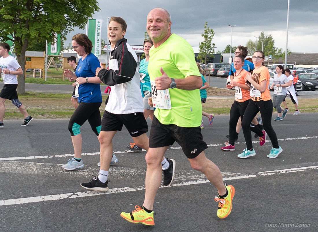 Foto: Martin Zehrer - Nofi-Lauf 2017: Start am Stadtplatz und Ziel beim Siemens... 5,9 Kilometer durch Kemnath und rund herum. Mehr als 8000 Teilnehmer fanden sich in Kemnath zusammen um die S 