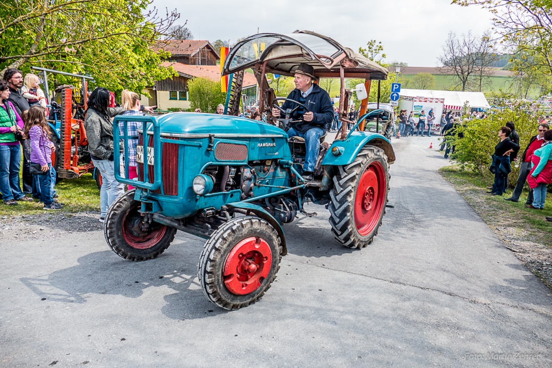 Foto: Martin Zehrer - Bulldogtreffen Kirchenpingarten am 7. Mai 2017: auf gehts zur Rundfahrt mit ca. 300 Traktoren...  