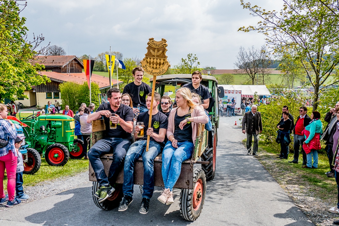 Foto: Martin Zehrer - Bulldogtreffen Kirchenpingarten am 7. Mai 2017: auf gehts zur Rundfahrt mit ca. 300 Traktoren...  