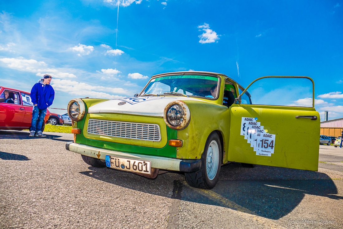 Foto: Martin Zehrer - TRABANT - bereit für den Kampf um die Milli-Sekunden... Geniales Auto, gesehen auf dem Flugplatz-Slalom in Speichersdorf ;-) 