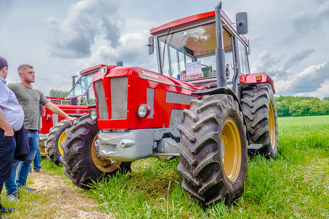 Foto: Martin Zehrer - Ein Super 1050 V Spezial mit mehr als 7 Litern Hubraum und 110PS. Gesehen beim Schlüter-Treffen auf dem Mühlenfest der Schustermühle in Eisersdorf. <br />
Der Schlepper reiste 