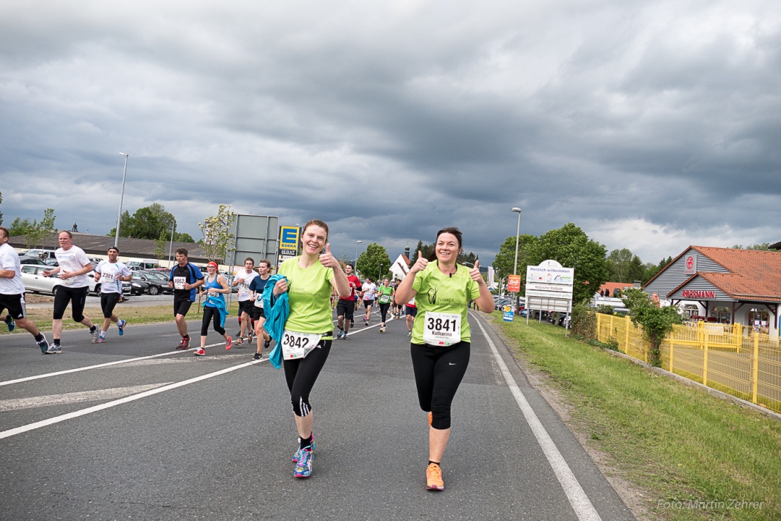 Foto: Martin Zehrer - Nofi-Lauf 2017: Start am Stadtplatz und Ziel beim Siemens... 5,9 Kilometer durch Kemnath und rund herum. Mehr als 8000 Teilnehmer fanden sich in Kemnath zusammen um die S 