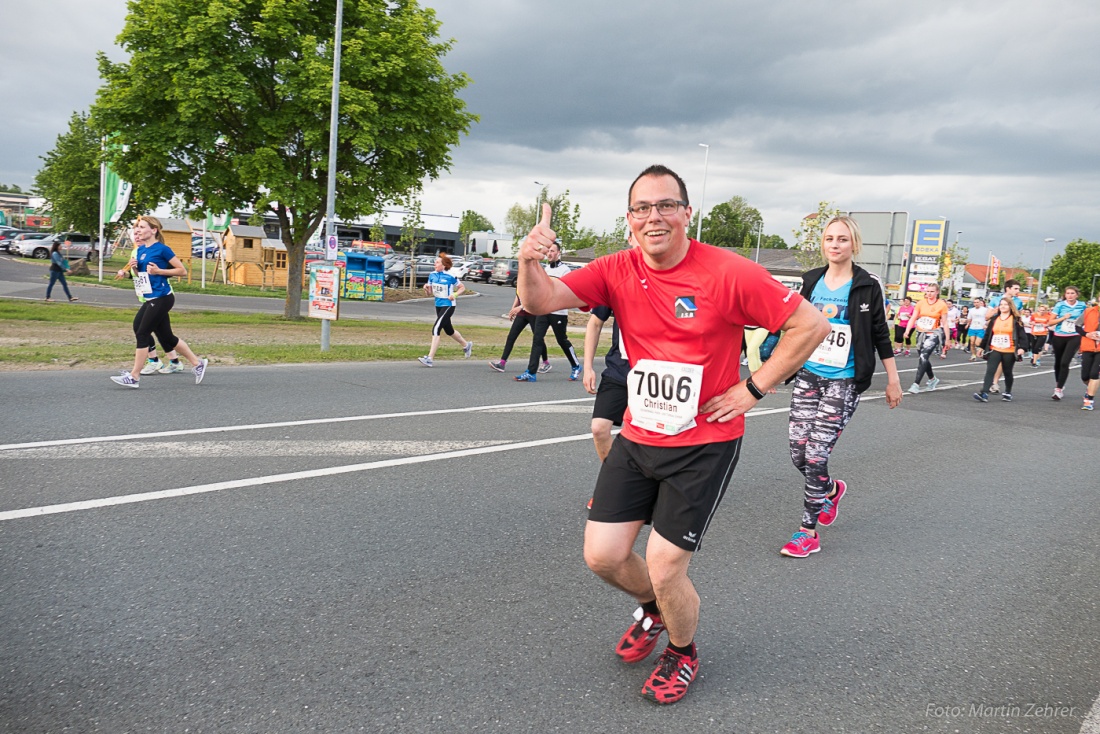 Foto: Martin Zehrer - Nofi-Lauf 2017: Start am Stadtplatz und Ziel beim Siemens... 5,9 Kilometer durch Kemnath und rund herum. Mehr als 8000 Teilnehmer fanden sich in Kemnath zusammen um die S 