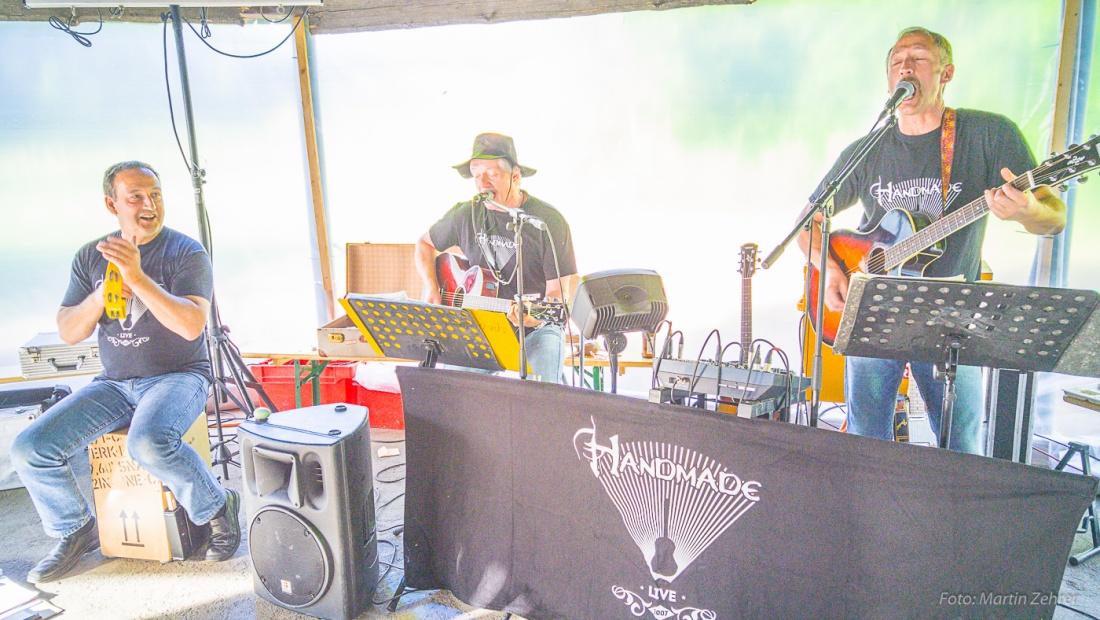 Foto: Martin Zehrer - Stimmung mit live-Musik... Vatertags-Fest am Ursprung in Immenreuth... 