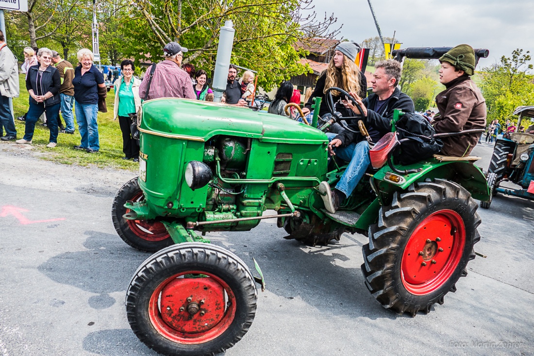 Foto: Martin Zehrer - Bulldogtreffen Kirchenpingarten am 7. Mai 2017: auf gehts zur Rundfahrt mit ca. 300 Traktoren...  