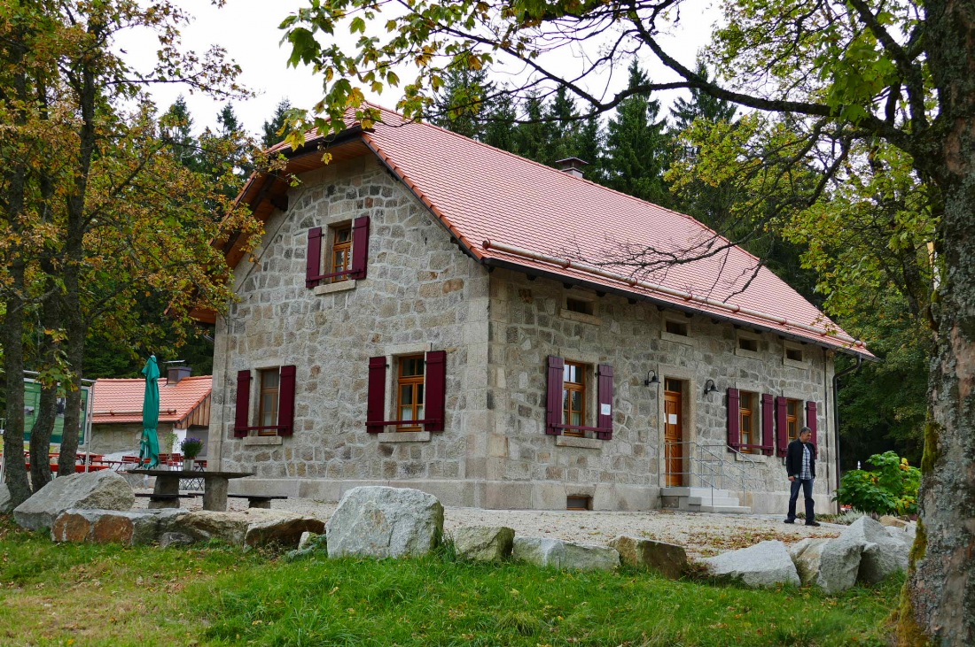 Foto: Martin Zehrer - Wandern im Steinwald<br />
<br />
Angekommen am Waldhaus... 