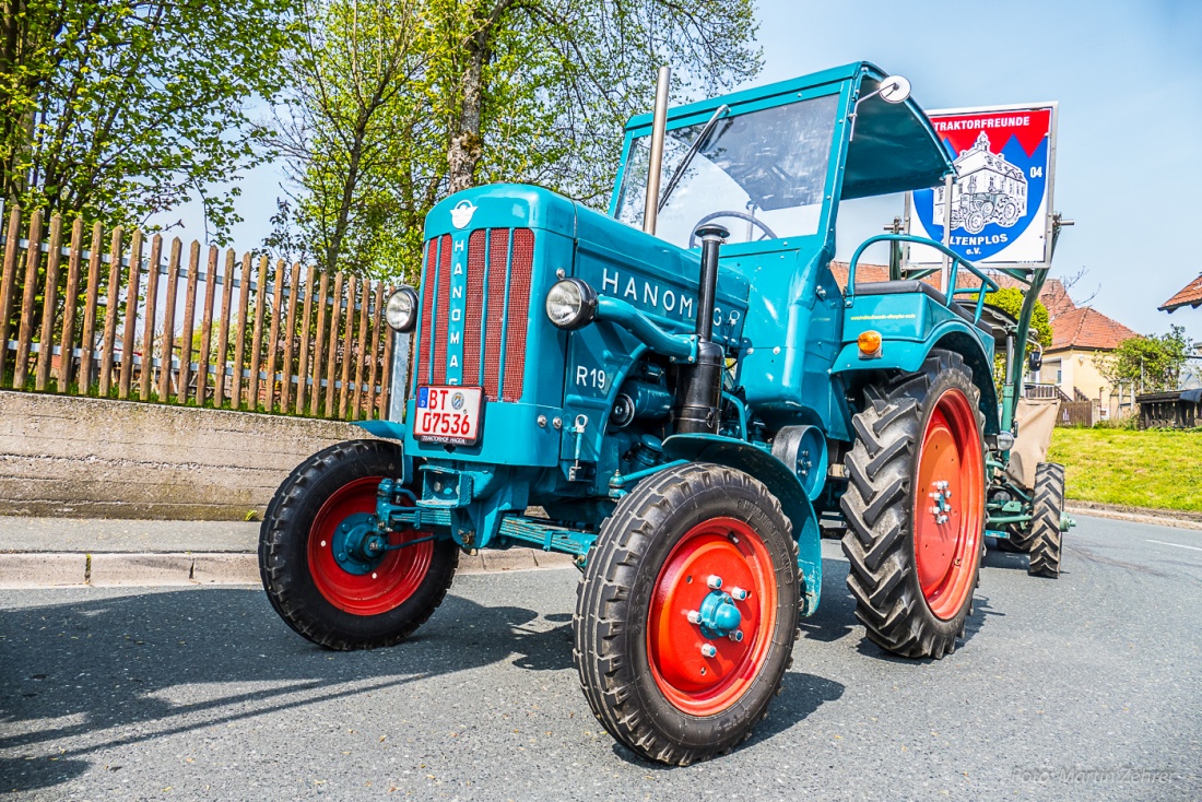 Foto: Martin Zehrer - Ein Hanomag R19 in Kirchenpingarten auf dem Traktortreffen wartet vor dem Einlass zum Parkplatz... 