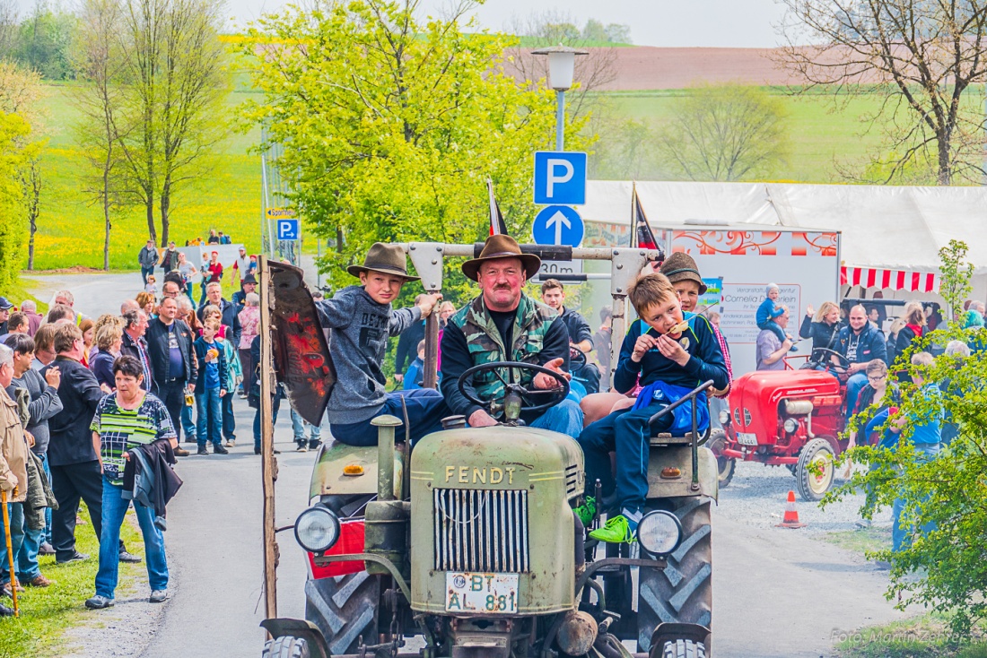 Foto: Martin Zehrer - Bulldogtreffen Kirchenpingarten am 7. Mai 2017: auf gehts zur Rundfahrt mit ca. 300 Traktoren...  