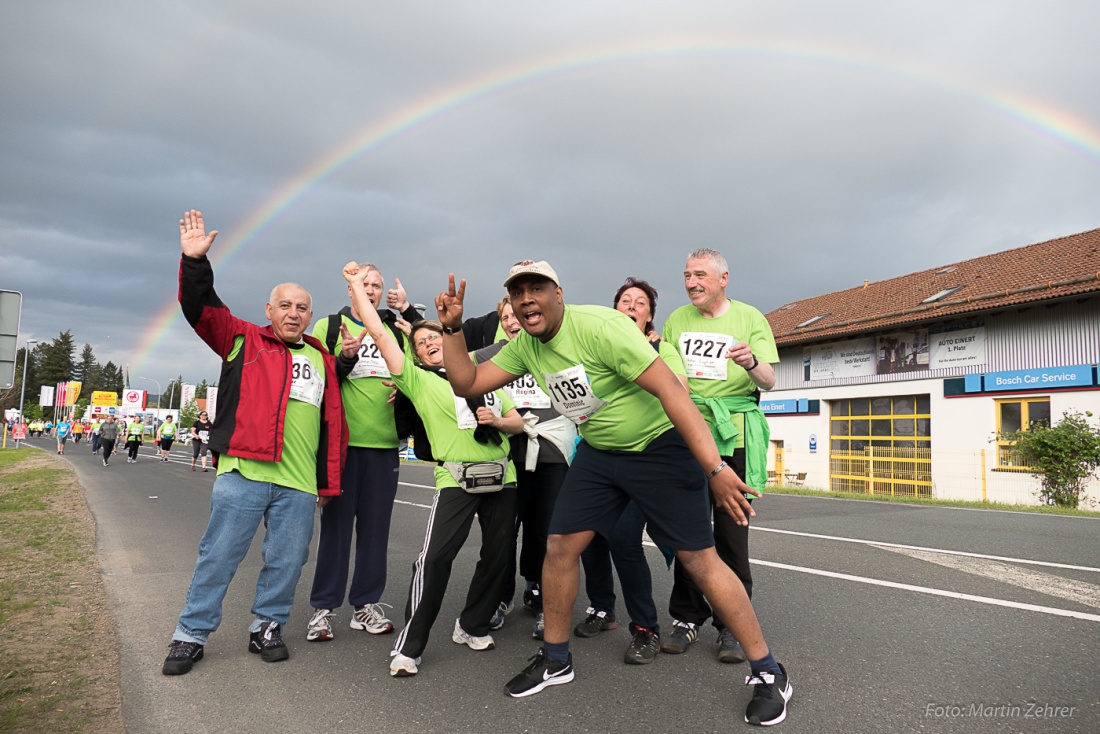 Foto: Martin Zehrer - Nofi-Lauf 2017: Start am Stadtplatz und Ziel beim Siemens... 5,9 Kilometer durch Kemnath und rund herum. Mehr als 8000 Teilnehmer fanden sich in Kemnath zusammen um die S 