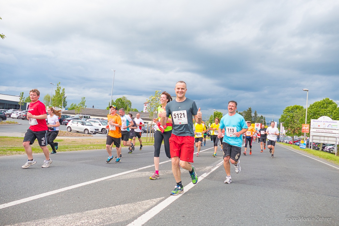 Foto: Martin Zehrer - Nofi-Lauf 2017: Start am Stadtplatz und Ziel beim Siemens... 5,9 Kilometer durch Kemnath und rund herum. Mehr als 8000 Teilnehmer fanden sich in Kemnath zusammen um die S 