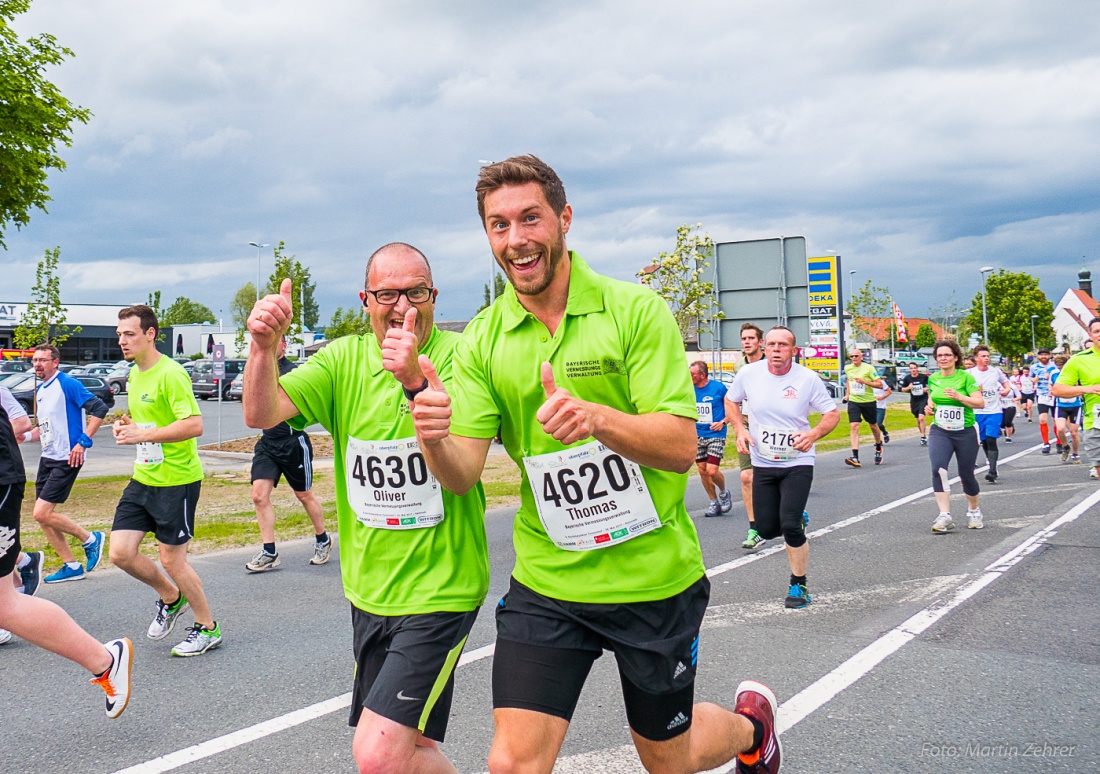 Foto: Martin Zehrer - Nofi-Lauf 2017: Start am Stadtplatz und Ziel beim Siemens... 5,9 Kilometer durch Kemnath und rund herum. Mehr als 8000 Teilnehmer fanden sich in Kemnath zusammen um die S 