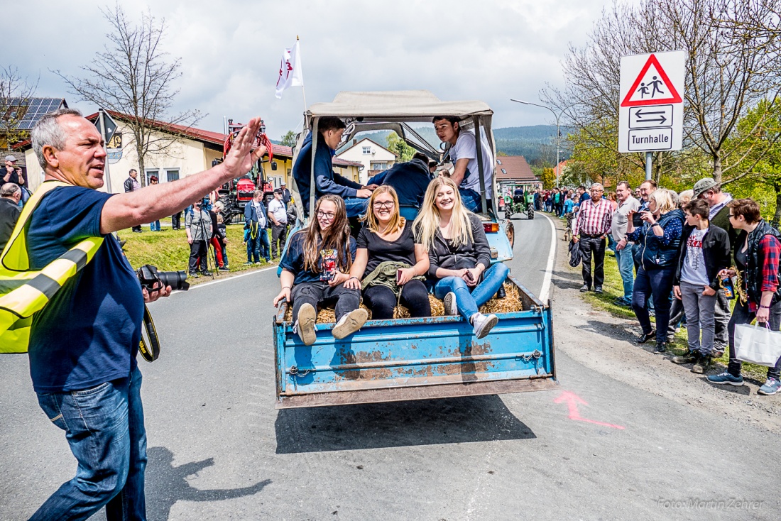 Foto: Martin Zehrer - Bulldogtreffen Kirchenpingarten am 7. Mai 2017: auf gehts zur Rundfahrt mit ca. 300 Traktoren...  