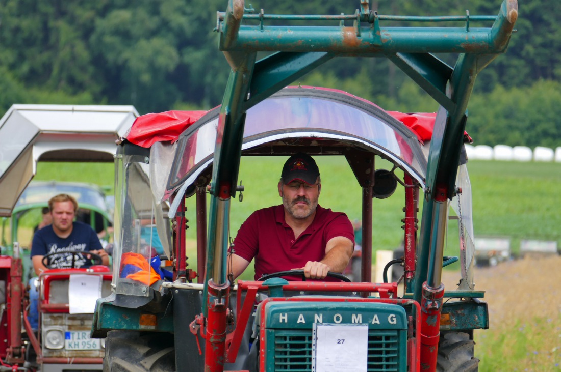 Foto: Martin Zehrer - Traktortreffen 2016 in Oberwappenöst<br />
Trotz Regen am Vormittag kamen an diesem Sonntag ca. 120 Oldtimer-Bulldogs und unzählige Besucher. Zum Mittag hin klarte das Wetter  