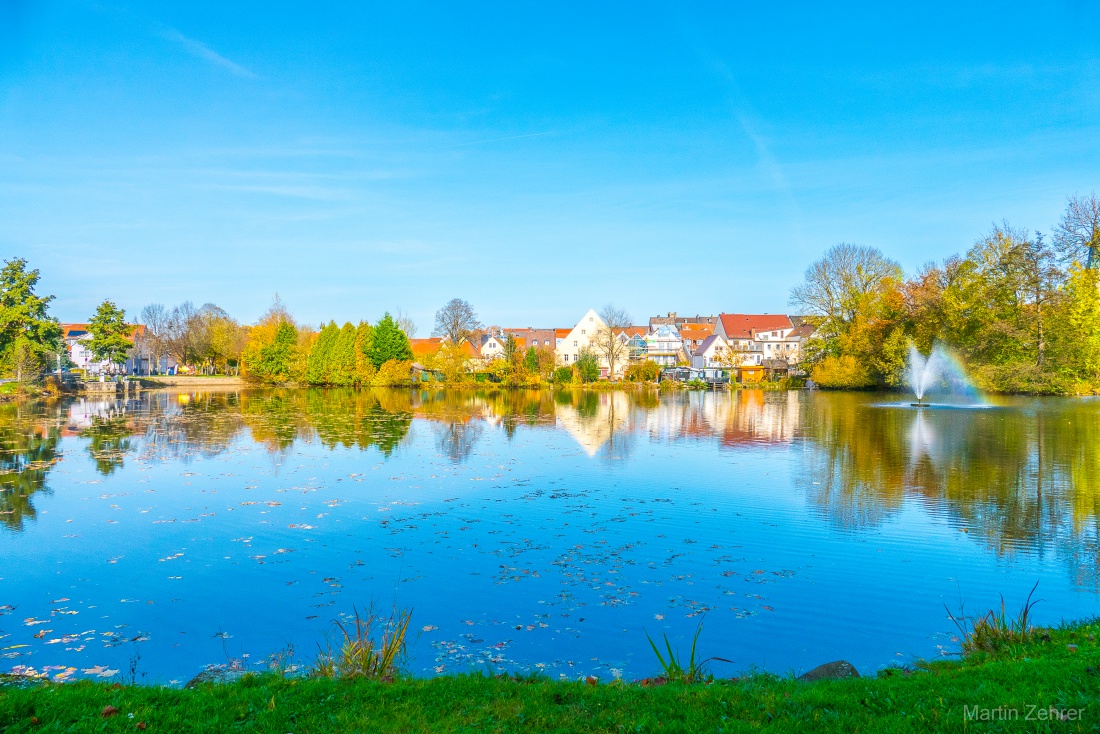 Foto: Martin Zehrer - Bei herrlichem Herbstwetter, der kemnather Stadtweiher am 3. November 2024. 