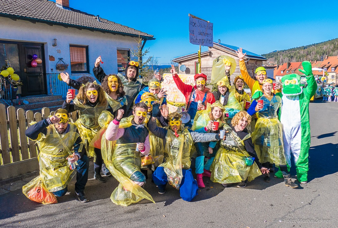 Foto: Martin Zehrer - Fasching in Waldeck 2017... viele Narren, lustiges Volk und Hammer-Wetter :-) 