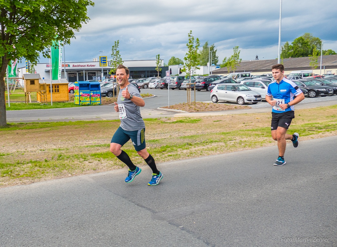 Foto: Martin Zehrer - Nofi-Lauf 2017: Start am Stadtplatz und Ziel beim Siemens... 5,9 Kilometer durch Kemnath und rund herum. Mehr als 8000 Teilnehmer fanden sich in Kemnath zusammen um die S 