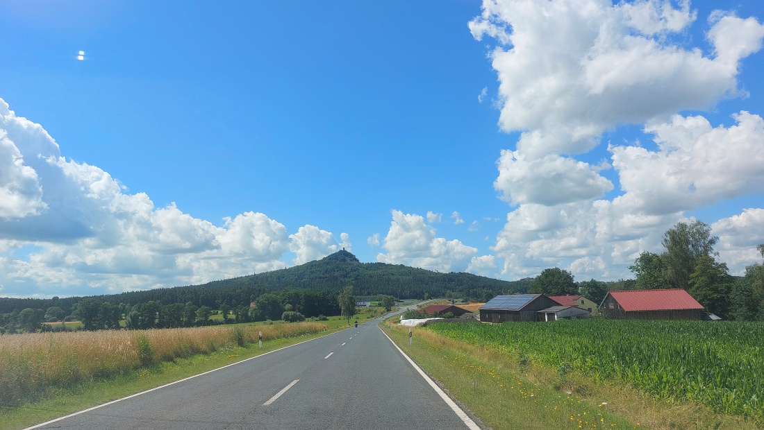 Foto: Martin Zehrer - Rauher Kulm unter blauem Himmel 