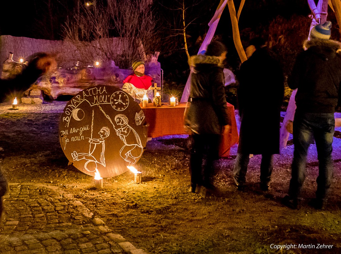 Foto: Martin Zehrer - Döi Uhr gait ja noun... Die Uhr spielt verrückt in der Rauhnacht auf der Glasschleif... 